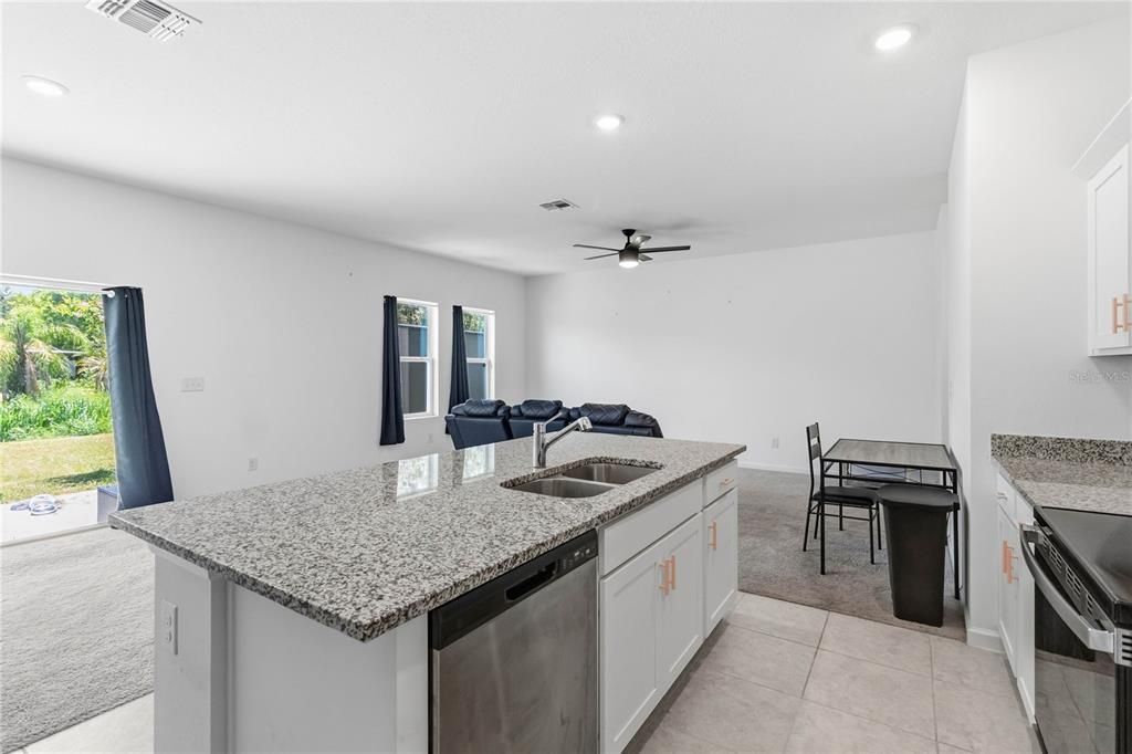 For Sale: $465,000 (5 beds, 3 baths, 2260 Square Feet)