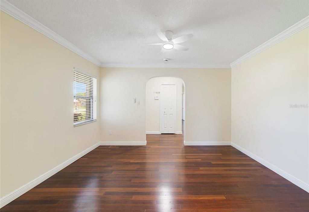 В аренду: $2,495 (3 спален, 2 ванн, 1560 Квадратных фут)