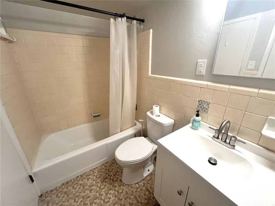 For Sale: $99,900 (1 beds, 1 baths, 540 Square Feet)