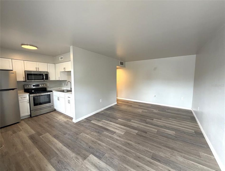 For Sale: $99,900 (1 beds, 1 baths, 540 Square Feet)