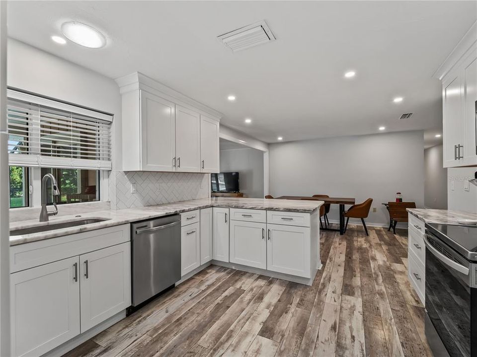 For Sale: $449,000 (3 beds, 2 baths, 1786 Square Feet)