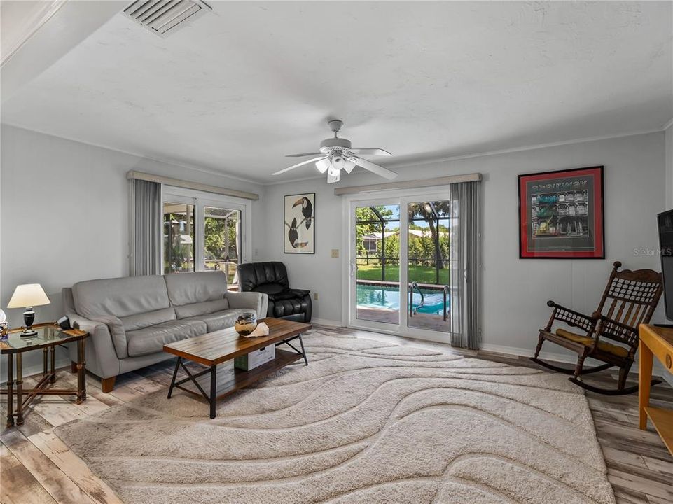 For Sale: $449,000 (3 beds, 2 baths, 1786 Square Feet)