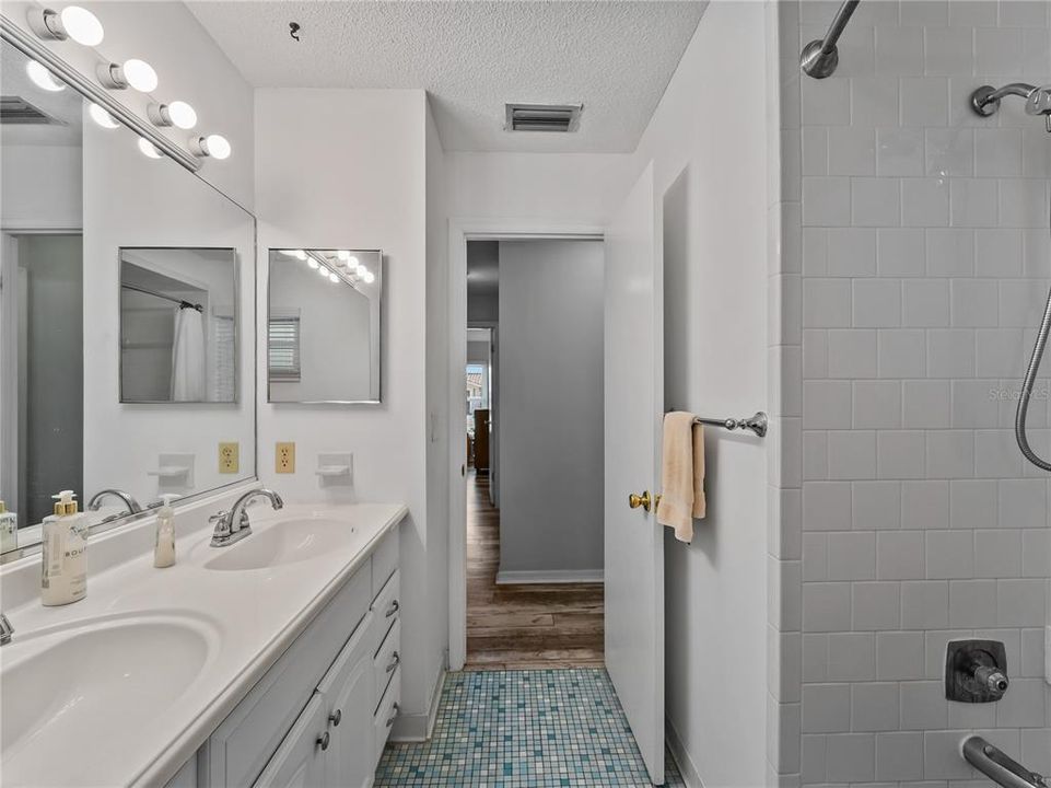 For Sale: $449,000 (3 beds, 2 baths, 1786 Square Feet)