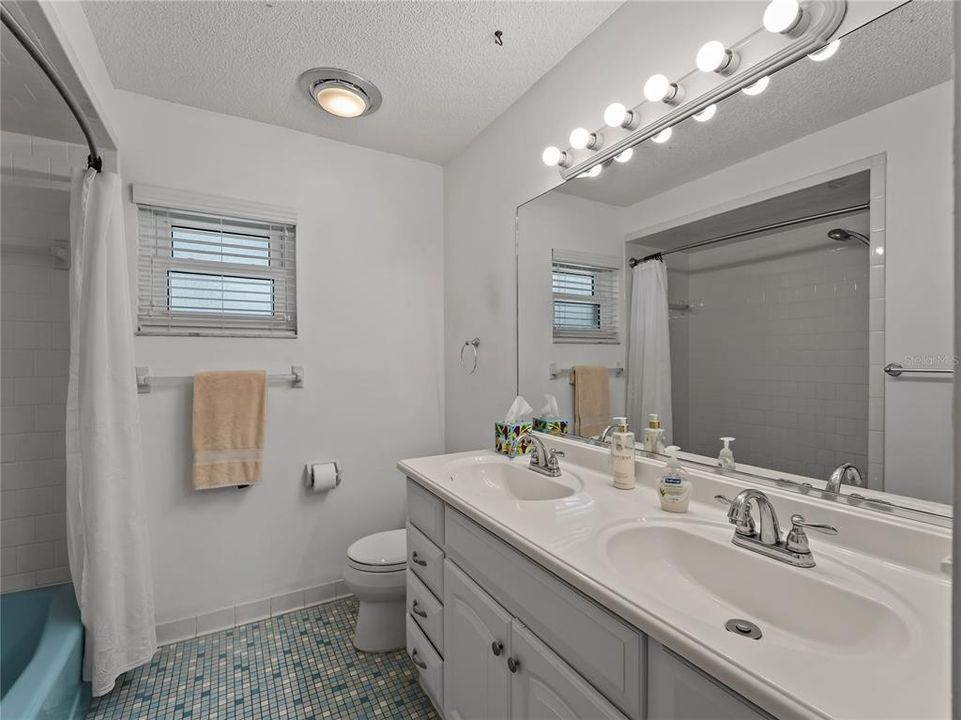 For Sale: $449,000 (3 beds, 2 baths, 1786 Square Feet)