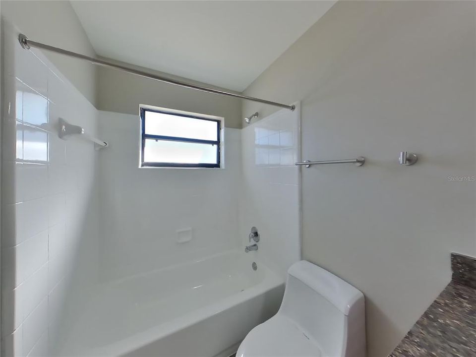 En Renta: $2,319 (4 camas, 2 baños, 1425 Pies cuadrados)