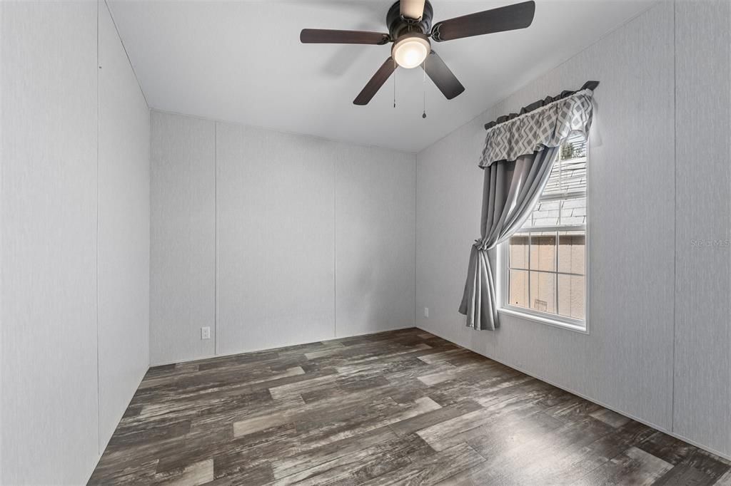For Sale: $300,000 (4 beds, 2 baths, 1404 Square Feet)
