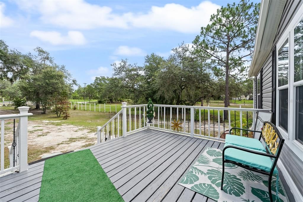 For Sale: $300,000 (4 beds, 2 baths, 1404 Square Feet)