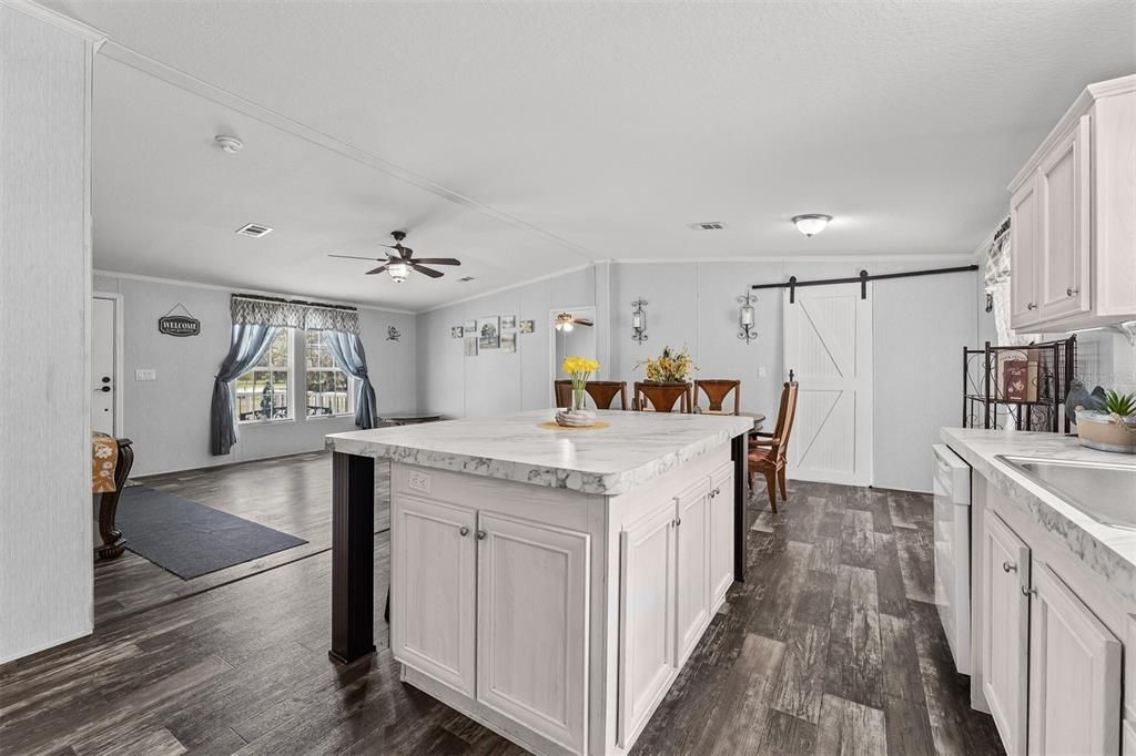 For Sale: $300,000 (4 beds, 2 baths, 1404 Square Feet)