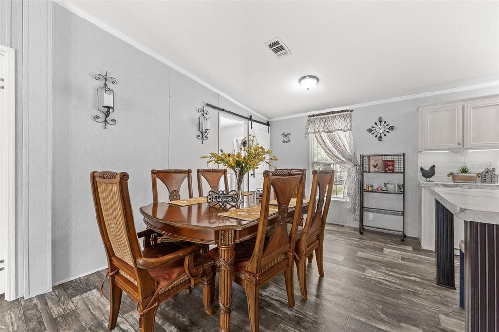 For Sale: $300,000 (4 beds, 2 baths, 1404 Square Feet)