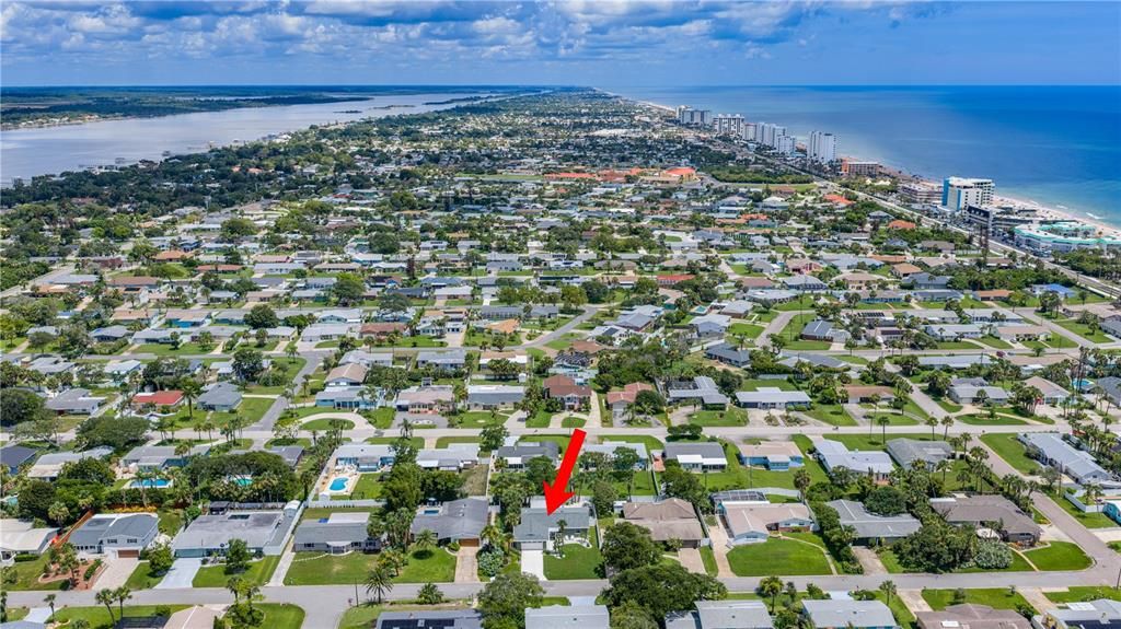 На продажу: $649,900 (4 спален, 2 ванн, 1700 Квадратных фут)
