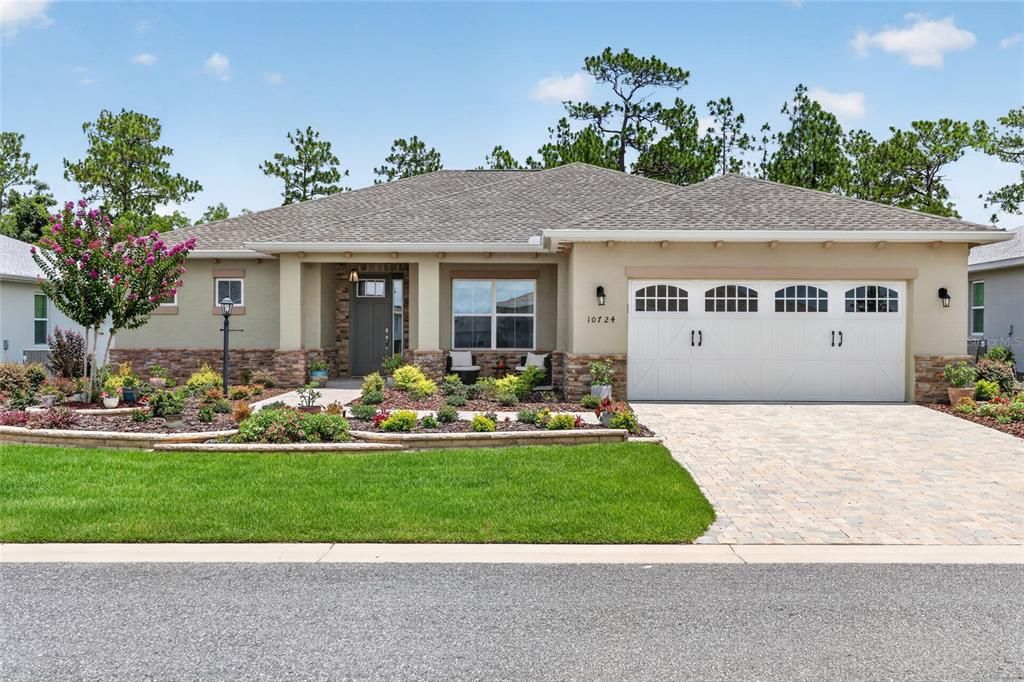 For Sale: $412,000 (2 beds, 2 baths, 1703 Square Feet)