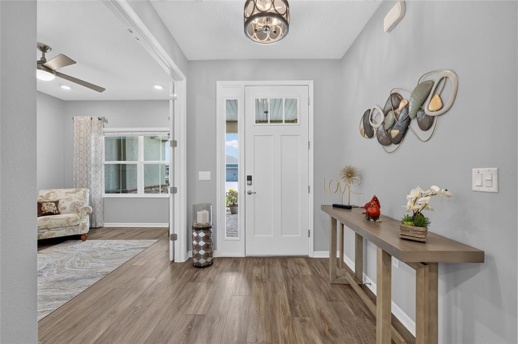 For Sale: $412,000 (2 beds, 2 baths, 1703 Square Feet)
