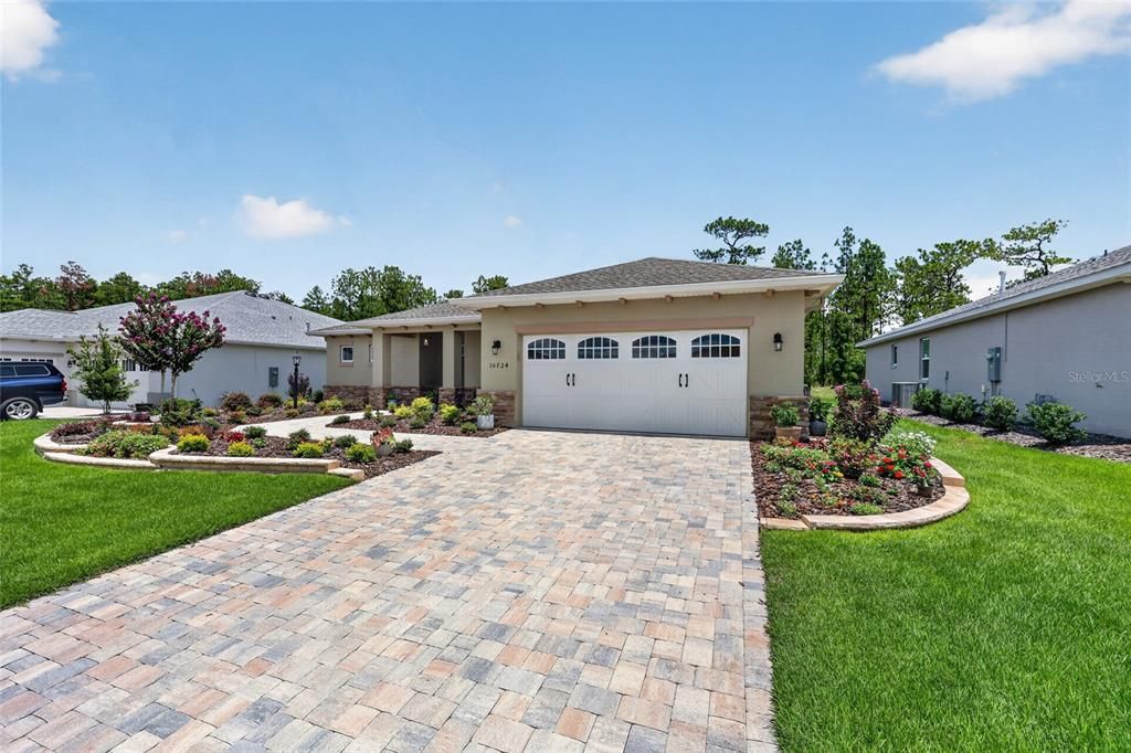 For Sale: $412,000 (2 beds, 2 baths, 1703 Square Feet)