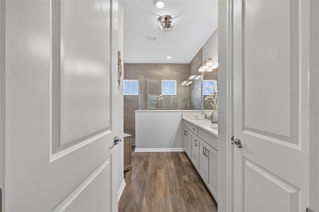 For Sale: $412,000 (2 beds, 2 baths, 1703 Square Feet)