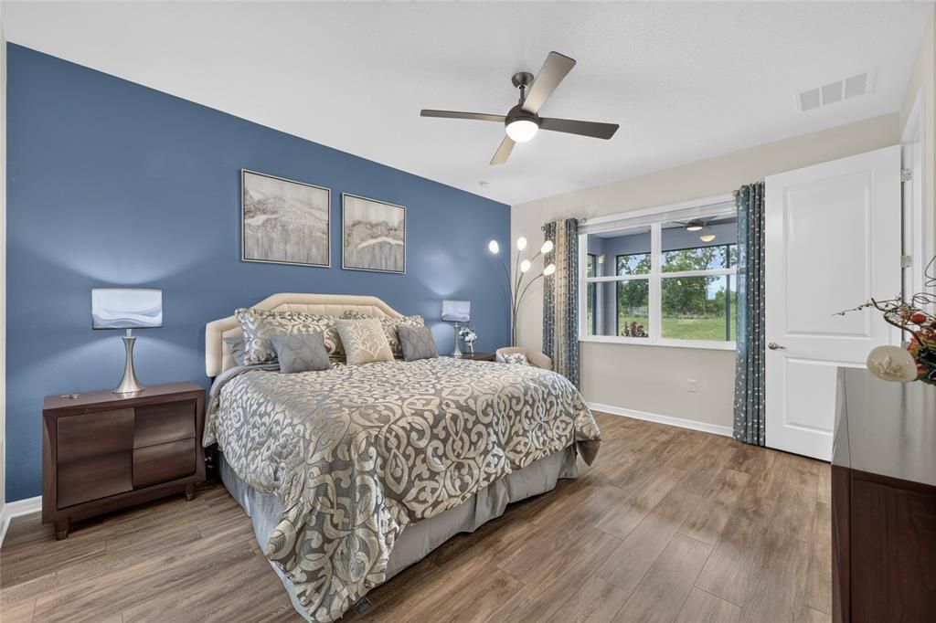 For Sale: $412,000 (2 beds, 2 baths, 1703 Square Feet)