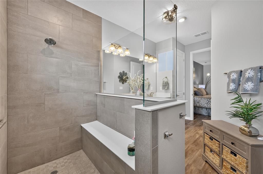 For Sale: $412,000 (2 beds, 2 baths, 1703 Square Feet)