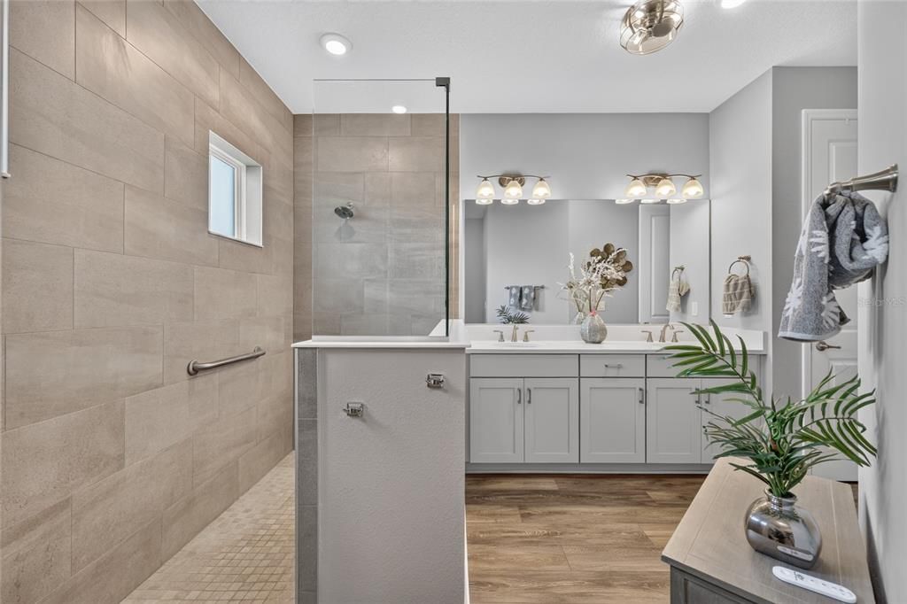 For Sale: $412,000 (2 beds, 2 baths, 1703 Square Feet)