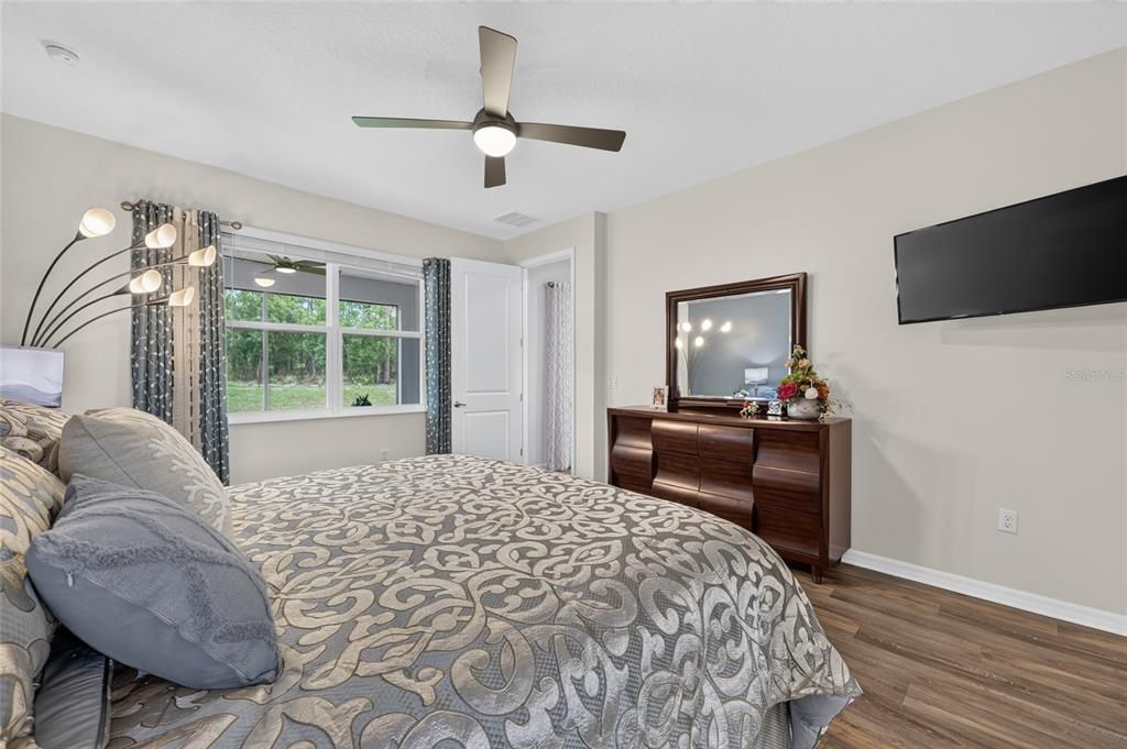For Sale: $412,000 (2 beds, 2 baths, 1703 Square Feet)
