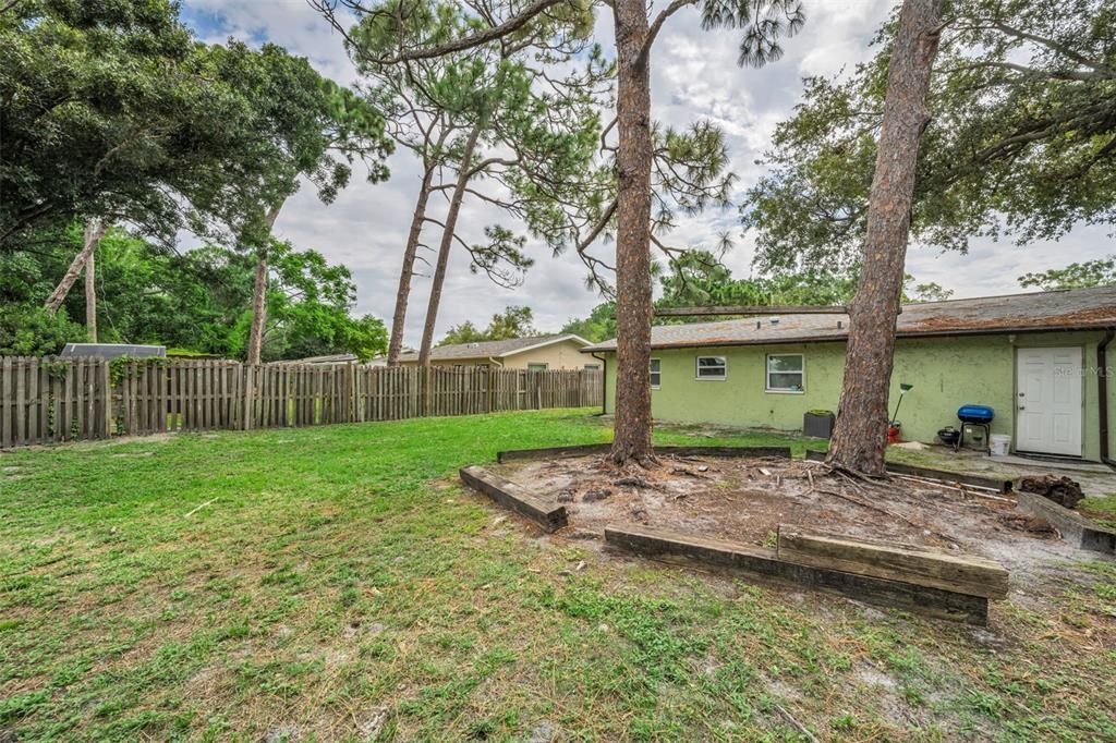 На продажу: $425,000 (5 спален, 0 ванн, 1846 Квадратных фут)