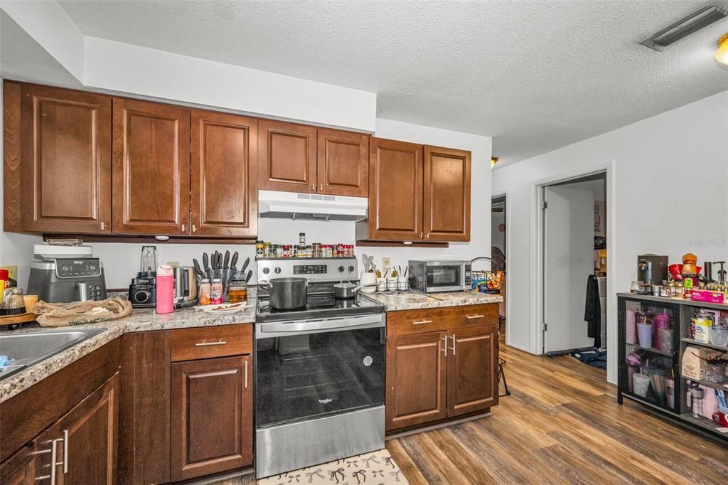 На продажу: $425,000 (5 спален, 0 ванн, 1846 Квадратных фут)