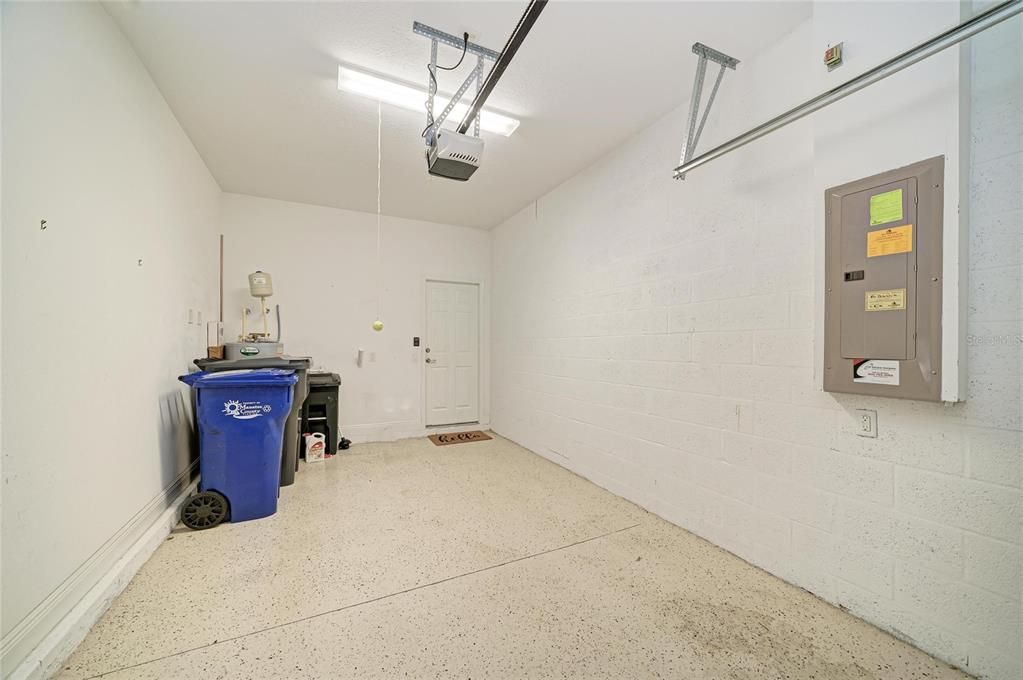 En Venta: $335,000 (3 camas, 2 baños, 1908 Pies cuadrados)