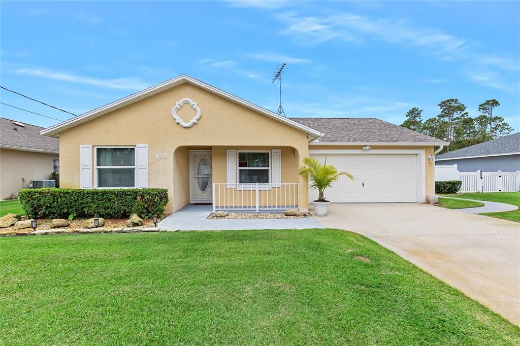 For Sale: $335,000 (3 beds, 2 baths, 1300 Square Feet)