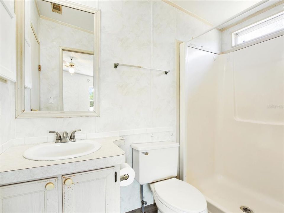 На продажу: $199,000 (2 спален, 2 ванн, 972 Квадратных фут)