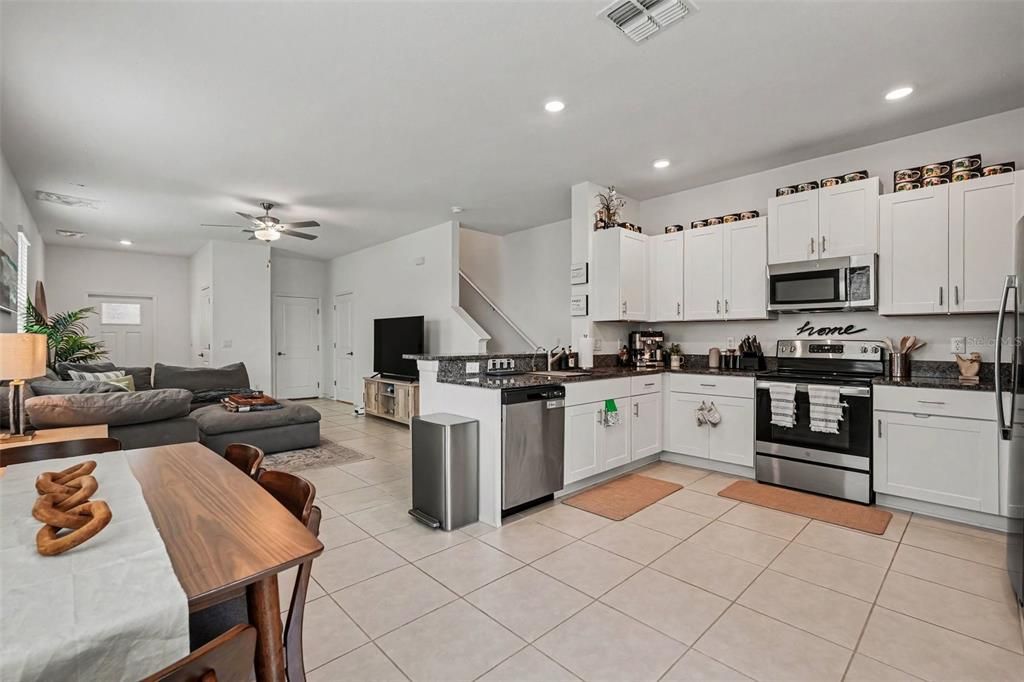 En Venta: $287,000 (2 camas, 3 baños, 1541 Pies cuadrados)