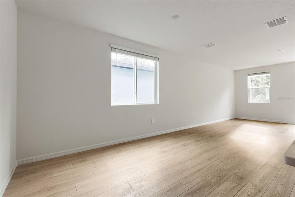 En Venta: $365,000 (4 camas, 2 baños, 2168 Pies cuadrados)