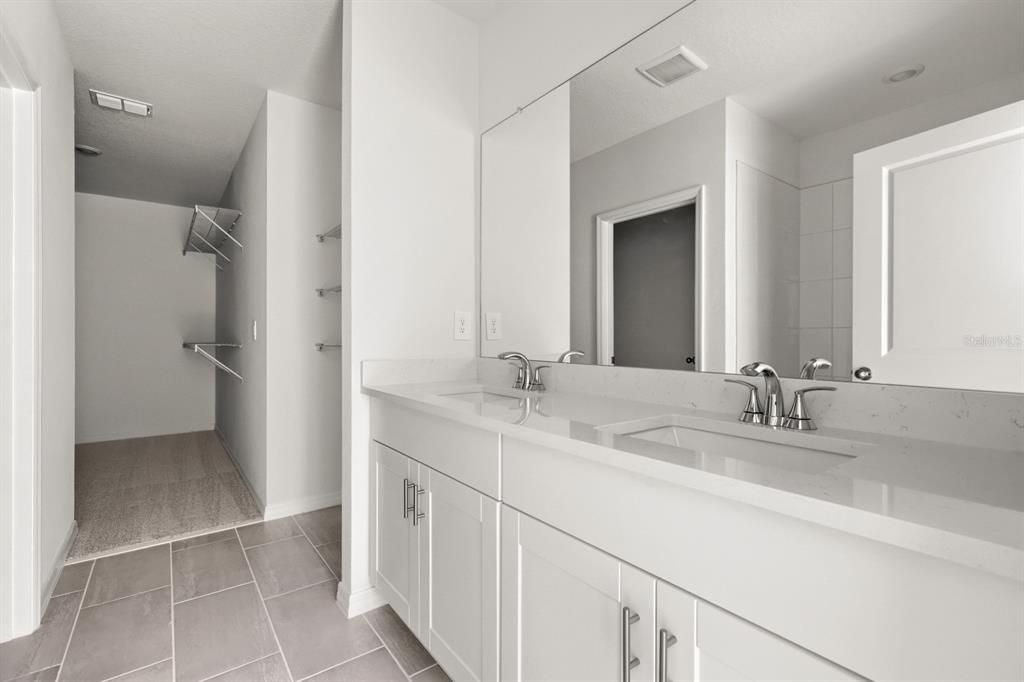 En Venta: $365,000 (4 camas, 2 baños, 2168 Pies cuadrados)