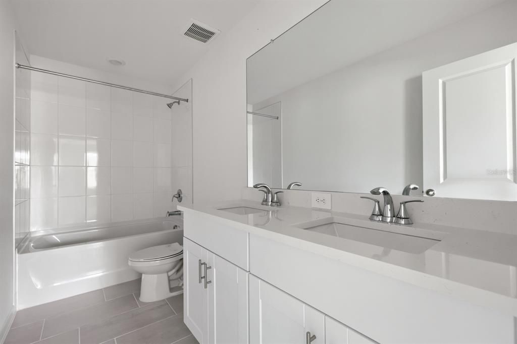 En Venta: $365,000 (4 camas, 2 baños, 2168 Pies cuadrados)