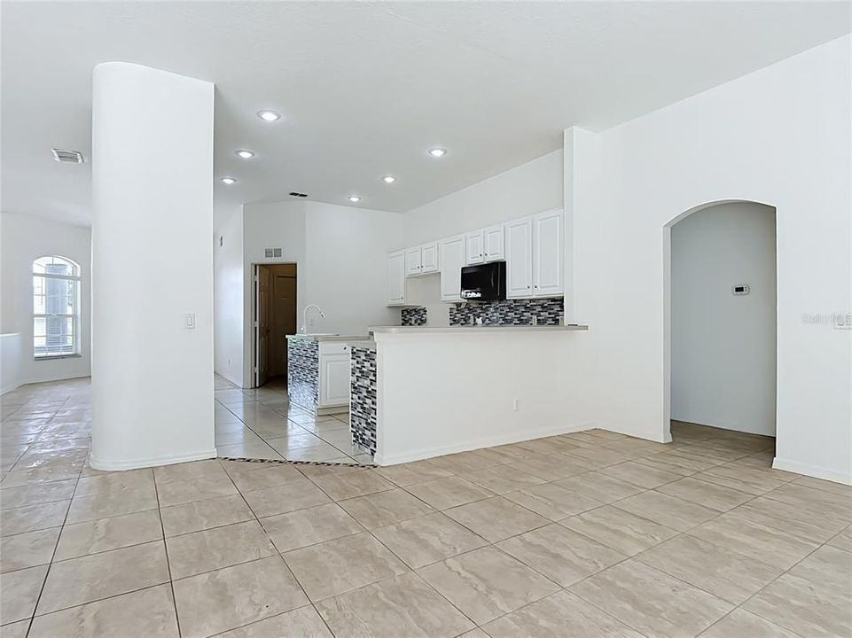 На продажу: $425,000 (4 спален, 3 ванн, 2416 Квадратных фут)