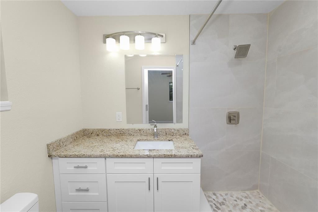 For Rent: $2,500 (4 beds, 2 baths, 2116 Square Feet)
