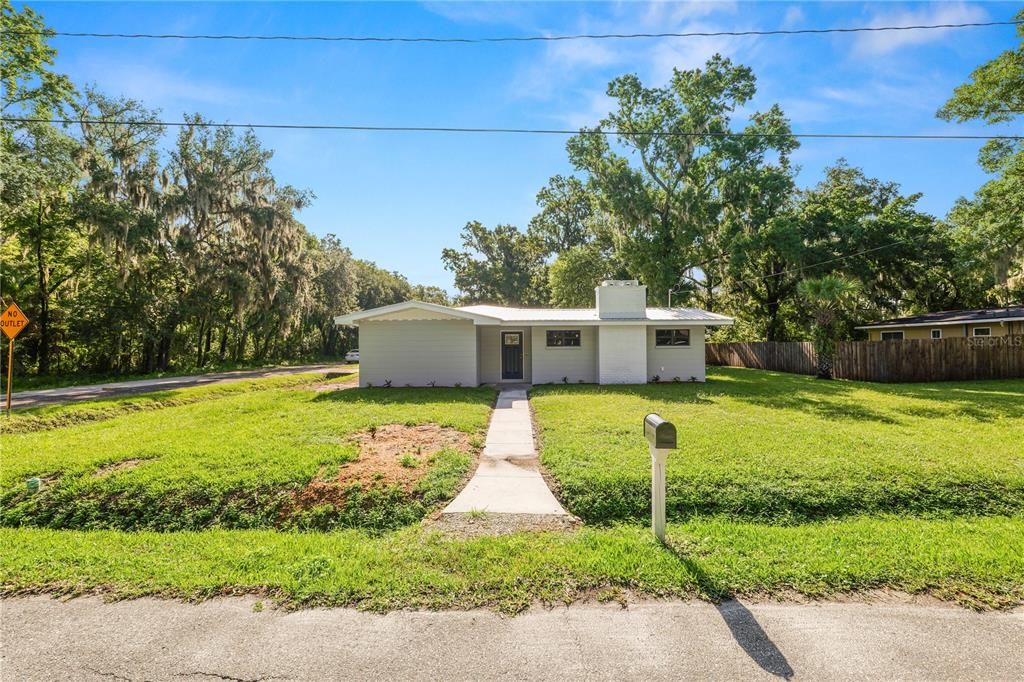 For Rent: $2,500 (4 beds, 2 baths, 2116 Square Feet)
