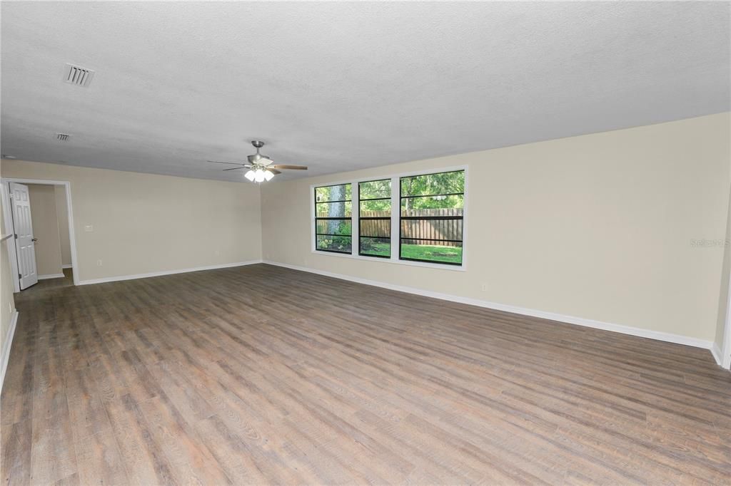 For Rent: $2,500 (4 beds, 2 baths, 2116 Square Feet)