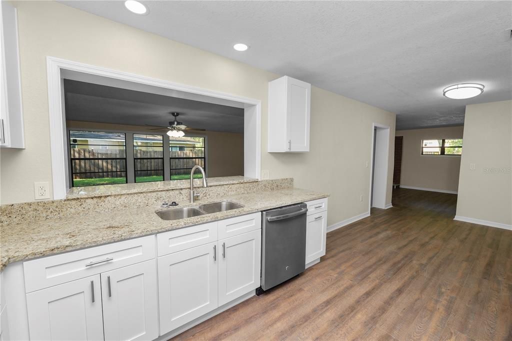 For Rent: $2,500 (4 beds, 2 baths, 2116 Square Feet)