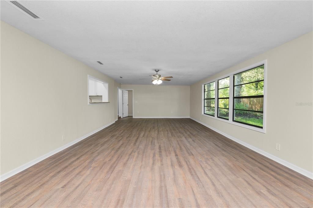 For Rent: $2,500 (4 beds, 2 baths, 2116 Square Feet)