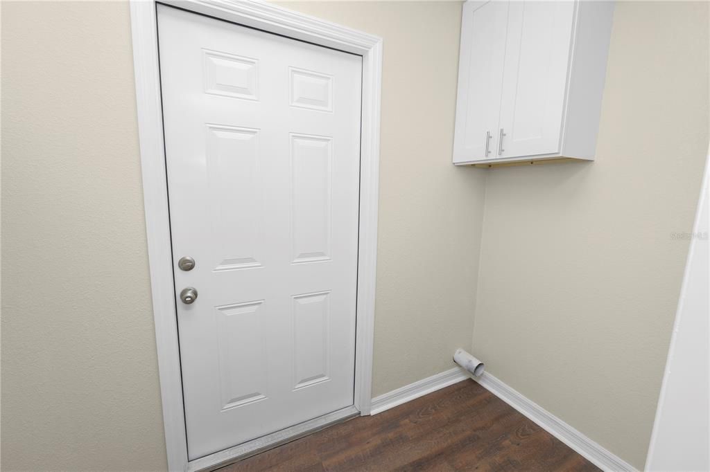 For Rent: $2,500 (4 beds, 2 baths, 2116 Square Feet)