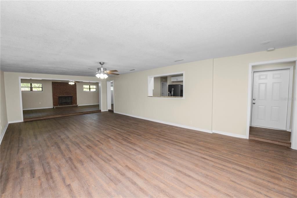 For Rent: $2,500 (4 beds, 2 baths, 2116 Square Feet)