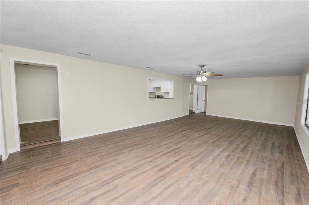For Rent: $2,500 (4 beds, 2 baths, 2116 Square Feet)