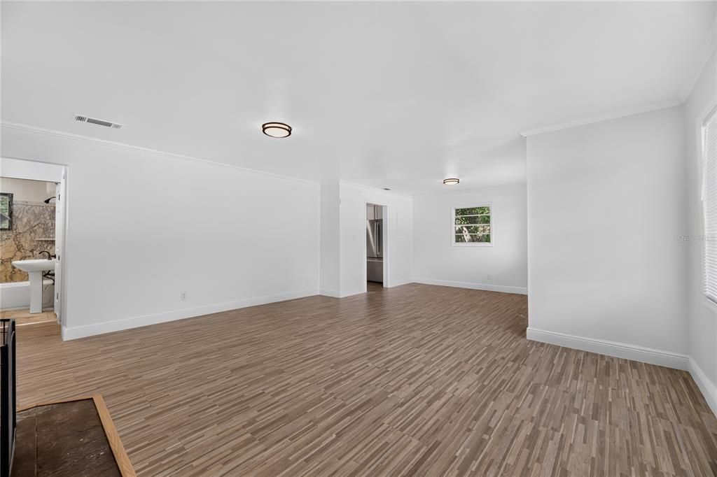 На продажу: $249,900 (4 спален, 2 ванн, 1442 Квадратных фут)