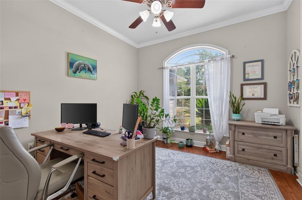 For Sale: $469,900 (3 beds, 2 baths, 2204 Square Feet)