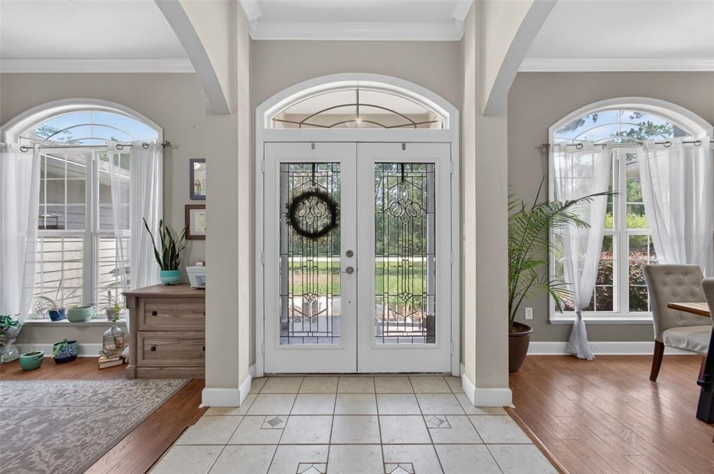 For Sale: $469,900 (3 beds, 2 baths, 2204 Square Feet)