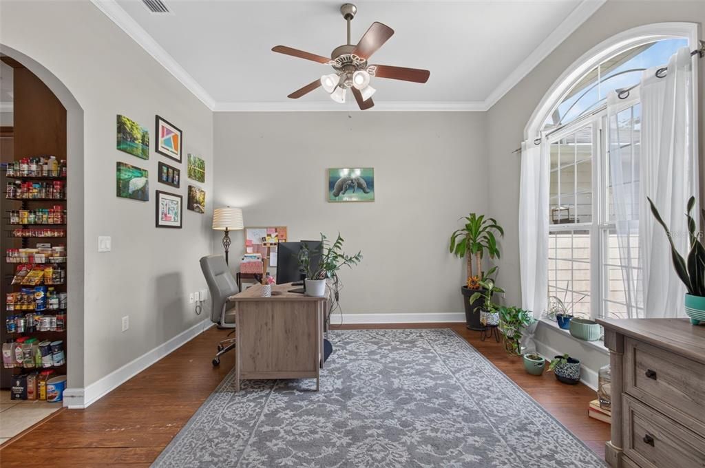 For Sale: $469,900 (3 beds, 2 baths, 2204 Square Feet)