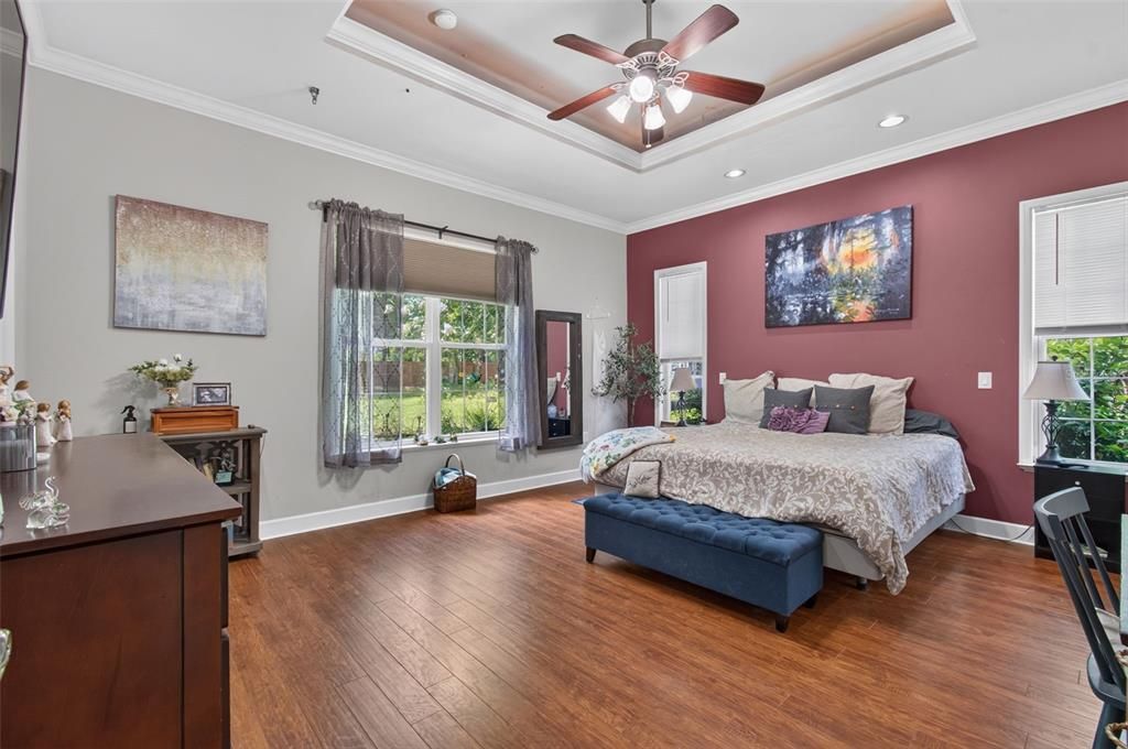 For Sale: $469,900 (3 beds, 2 baths, 2204 Square Feet)