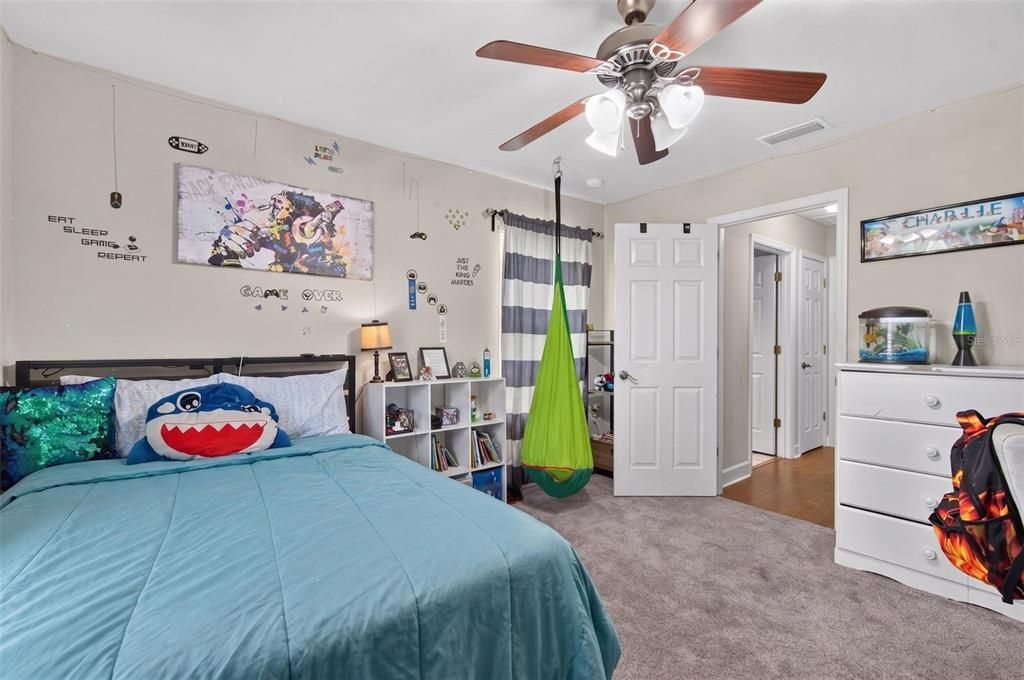 For Sale: $469,900 (3 beds, 2 baths, 2204 Square Feet)