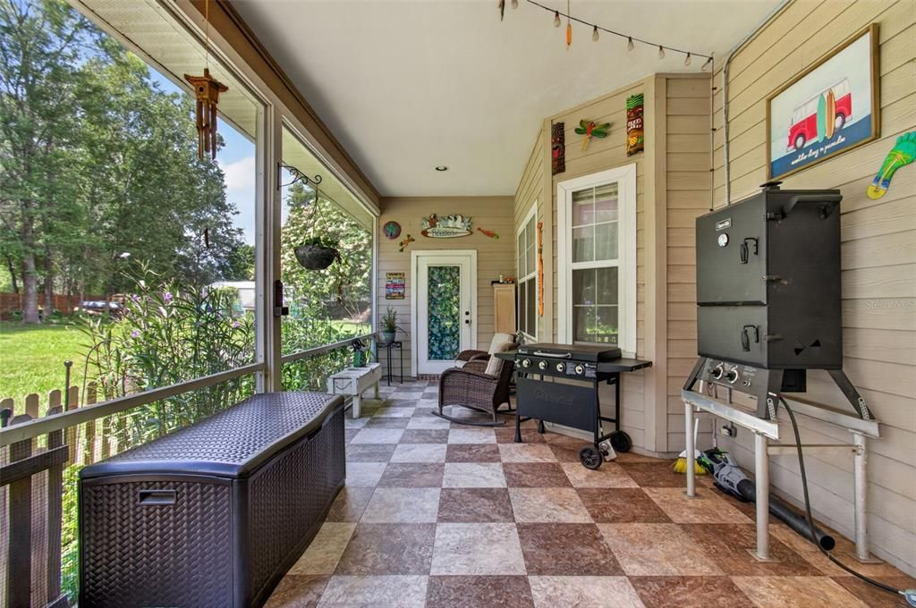 For Sale: $469,900 (3 beds, 2 baths, 2204 Square Feet)