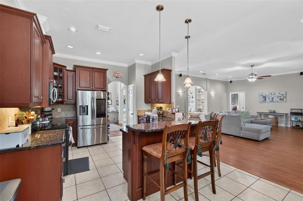 For Sale: $469,900 (3 beds, 2 baths, 2204 Square Feet)