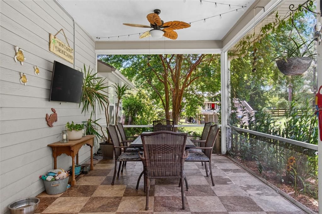 For Sale: $469,900 (3 beds, 2 baths, 2204 Square Feet)