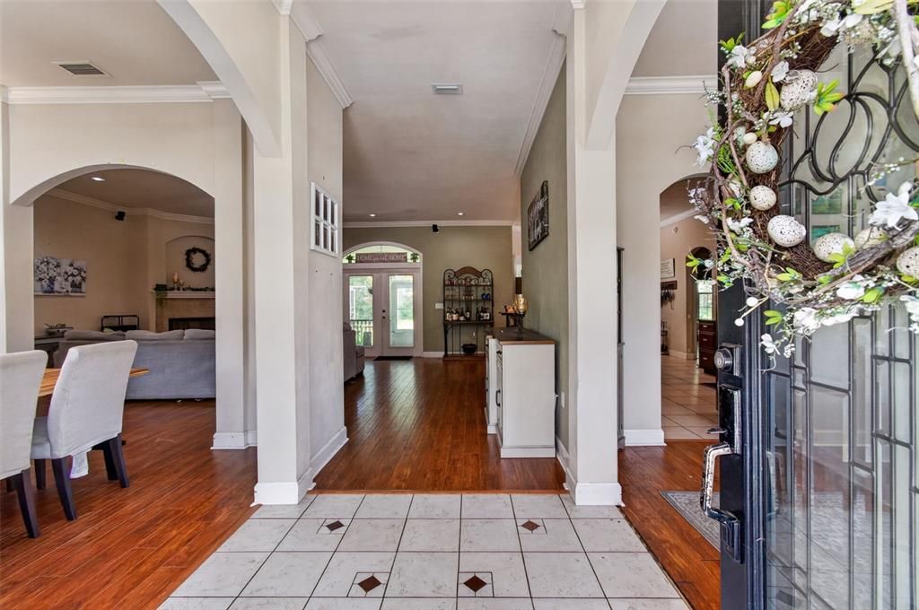 For Sale: $469,900 (3 beds, 2 baths, 2204 Square Feet)